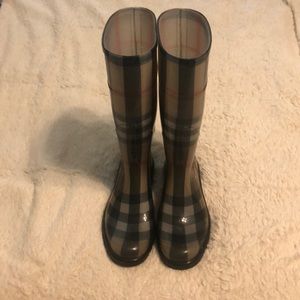 Burberry Nova Check Size 8 Women’s Rain boots